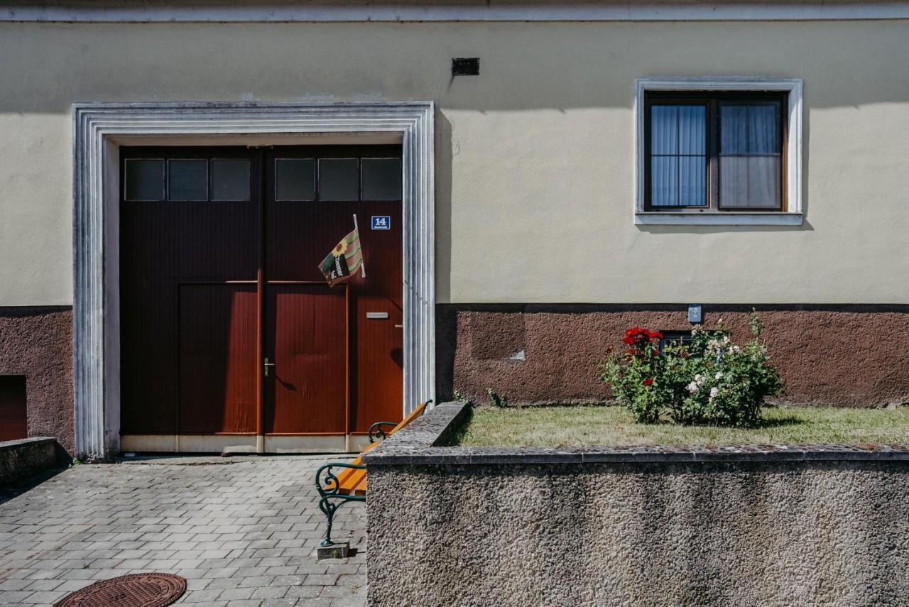 Das Kleine Haus Breitenbrunn am Neusiedler See Exterior foto
